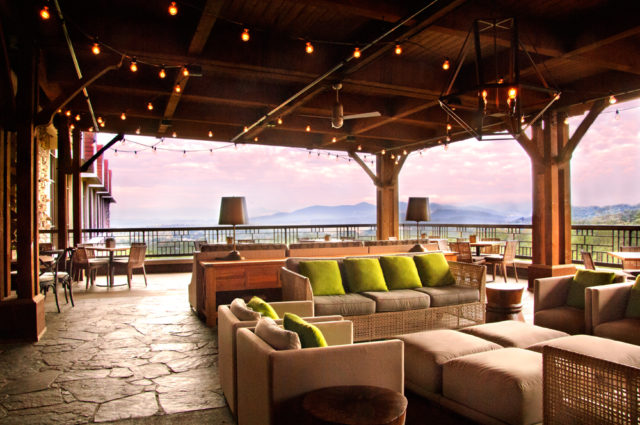 The property has 4 premiere restaurants, including Edison