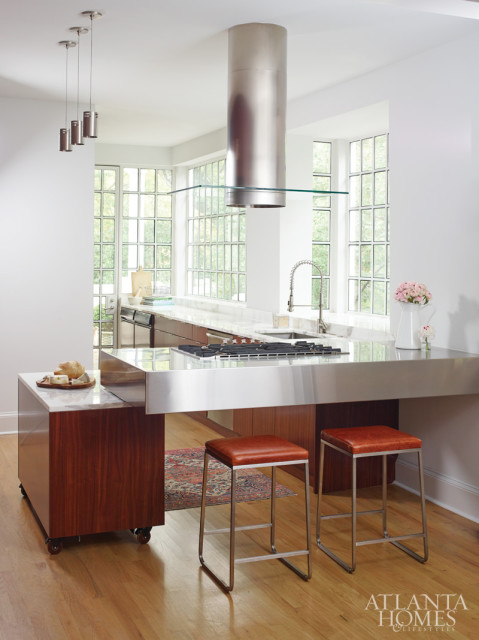 “We encouraged the combination of stained wood, white marble and stainless steel. All of these are classic materials, but used in a modern way.” –D. Stanley Dixon