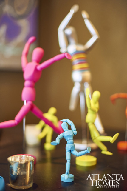 Artist’s manikins were placed at each table.