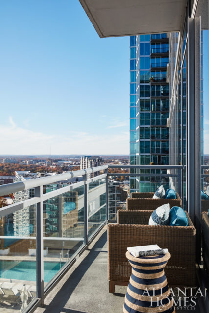 Views of the Atlanta skyline inspired the condo’s color palette.