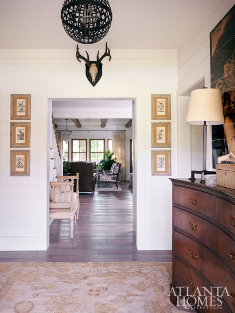 June Chamberlain Chamberlain Interiors / Front Entry and Laundry Room