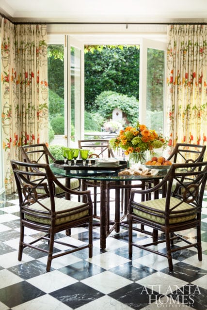 CHECKERED FLOORS Up the drama quotient, from the ground up, in this classic color combo. Design by John Banks
