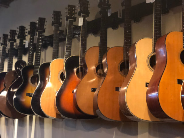 Shop 8,000 square feet of vintage instruments at Carter Vintage Guitars.