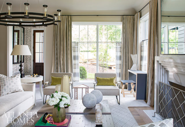 Previously the O’More College of Design’s 2017 Designer Show House, this Nashville home was transformed into a cohesive and livable retreat by interior designer Jonathan Savage to suit the needs of its new homeowners.