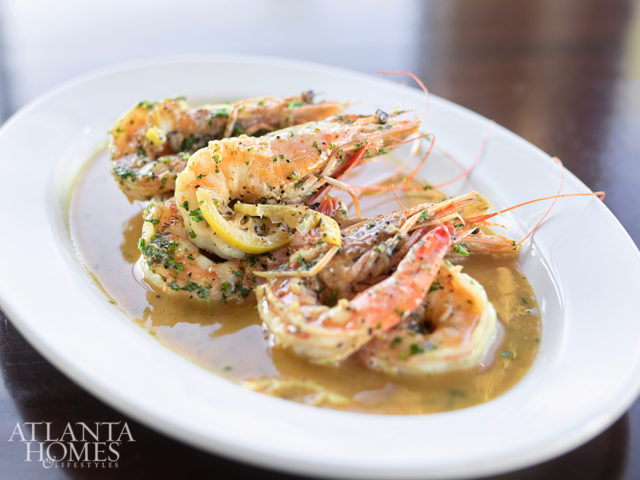 Barbecue shrimp with spicy garlic and butter.