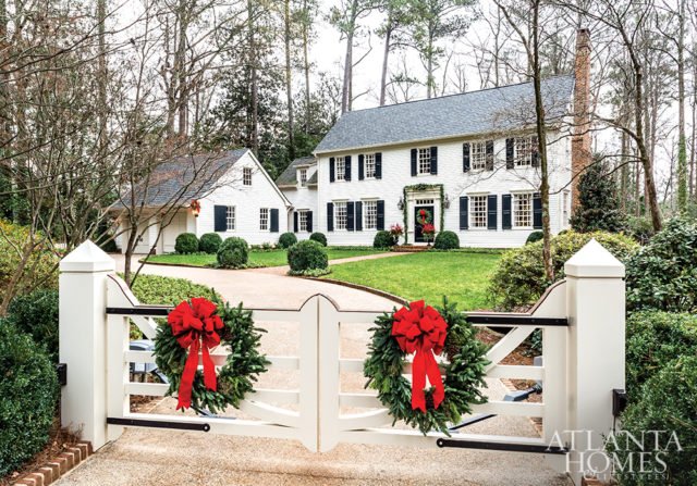 Landscape architect Jonathan Bussell overhauled the hardscape and planting design; Norman Askins designed the front gate.