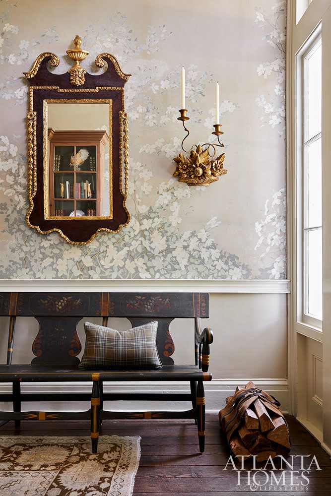 foyer bench with wallpaper