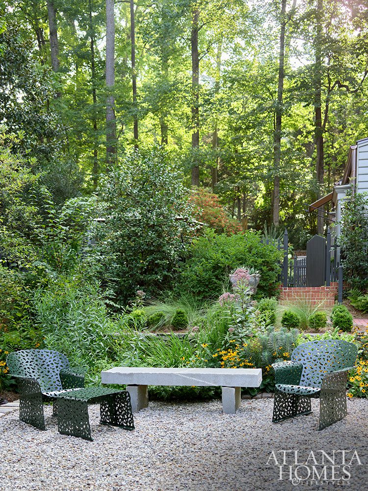 garden sitting area