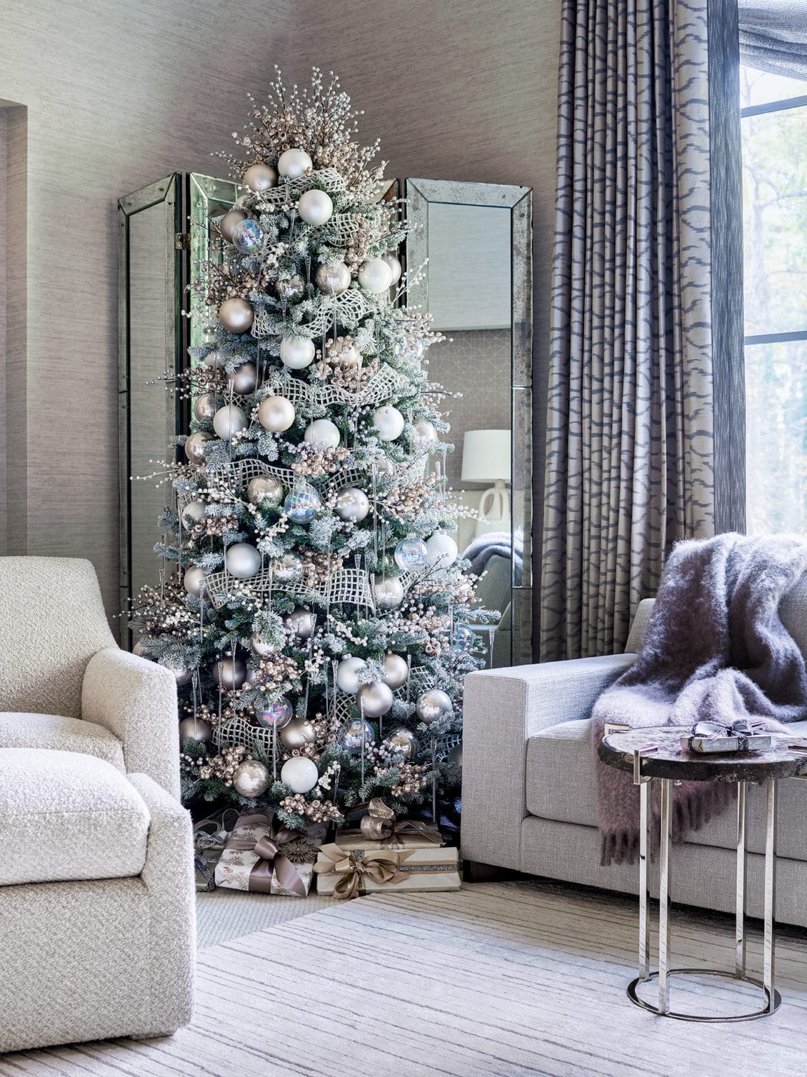 What to Know About the 2021 Home for the Holidays Designer Showhouse ...